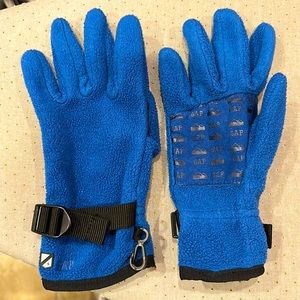GAP BLUE FLEECE GLOVES IN L/XL WITH TIGHTENING STRAPS AND HOOK